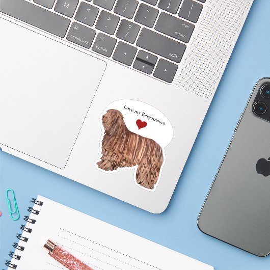 Hou van een Bergamasco Hondenras uitgesneden Sticker (Laptop met iPhone)