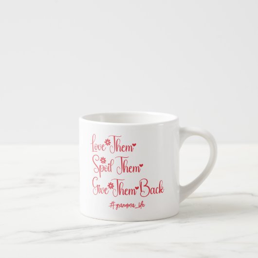 Hou van hen verwennen hen terug te geven oma grapp espresso kop (Rechts)