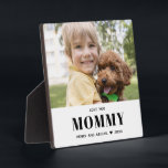 Hou van je Mama Foto Familie Modern Keepsake Fotoplaat<br><div class="desc">Gebruik een favoriete familiefoto om gemakkelijk een aandenken plaquette te creëer. Met drie regels tekst kunt u de speciale band op de foto uitdrukken. Deze professionele sjabloon zal creëer een sentimenteel geschenk voor elke moeder. Perfect formaat voor het plaatsen op een woonkamer mantel of een kantoor bureau. Overweeg dit voor...</div>