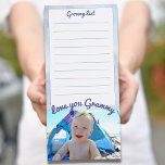 Hou van je oma Voeg een foto-uitgelijnde lijst toe Magnetisch Notitieblok<br><div class="desc">Een magnetisch notitieblok voor lijstliefhebbers! Voeg de foto van uw kind aan dit douanepad toe en geef uw lijst van de kruidenierslijst een verbetering! Maakt een geweldig cadeau voor familie en vrienden,  vooral oma's!</div>
