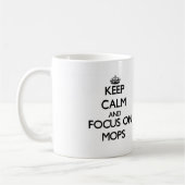 Houd Calm en concentreer me op Mops Koffiemok (Links)