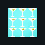 Houd 'Em Coming Martini Stretched Canvas Afdruk<br><div class="desc">Dit Keep 'Em Coming Martini Stretched Canvas kenmerkt een turquoise achtergrond en het betegelde afbeelding van een wit silhouet van een martini glas. In elk glas is een glorieuze groene olijf met een oranje pimento. Dit is een leuk stuk wandkunst voor iedereen die wil dat ze een personage waren in...</div>