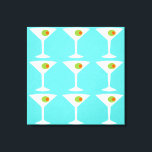 Houd 'Em Coming Martini Stretched Canvas Afdruk<br><div class="desc">Dit Keep 'Em Coming Martini Stretched Canvas kenmerkt een turquoise achtergrond en het betegelde afbeelding van een wit silhouet van een martini glas. In elk glas is een glorieuze groene olijf met een oranje pimento. Dit is een leuk stuk wandkunst voor iedereen die wil dat ze een personage waren in...</div>