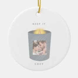 Houd het Cozy Illustrated Candle Photo met Kerstmi Keramisch Ornament