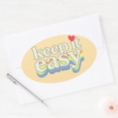 Houd het gemakkelijk Retro Pride typografie ontwer Ovale Sticker (Envelop)