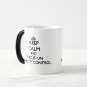 Houd kalm en concentreer me op Kwaliteitscontrole Magische Mok (Voorkant links)