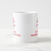 Houd kalm en focus op kernreactoren grote koffiekop (Voorkant)