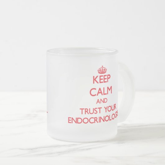 Houd kalm en vertrouw op uw endocrinoloog matglas koffiemok (Voorkant rechts)