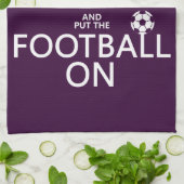 Houd kalm en (zet het) Football aan (klantgericht) Theedoek (Gevouwen)