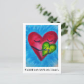 Houd met hart briefkaart vast (Staand voorkant)