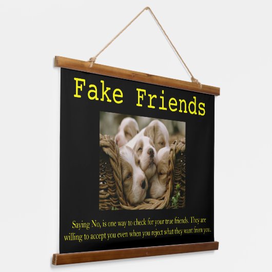 HOUD Puppies samen in één mand met hangende tapest Hangend Wandkleed (Gebogen)