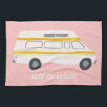 HOUD ROLLIN Retro Campervan Motorhome RV Roze Theedoek<br><div class="desc">Decoreer je keuken met deze coole handdoek. Het maakt een geweldige huisopwarming of een cadeau ter gelegenheid van de verjaardag! U kunt het aanpassen en tekst ook toevoegen. Bekijk mijn winkel voor nog veel meer kleuren en patronen,  plus bijpassende keukenspullen!</div>