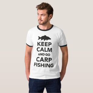 "Houd rustig en ga met karpervisserij" in het shir T-shirt