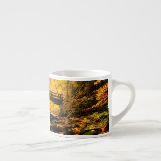 Houden Bridge en Creek in Herfst Espresso Kop (Rechts)