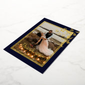 Houder met goudkleurig folie huwelijks dankkaart folie uitnodiging (Gedraaid)