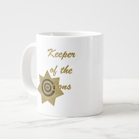Houder van de Cons, voor de correctie officier Jum Grote Koffiekop (Links)