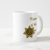 Houder van de Cons, voor de correctie officier Jum Grote Koffiekop (Voorkant rechts)