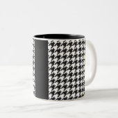 Houndstooth Gewikkeld in Voorzichtigheid Tweekleurige Koffiemok (Voorkant rechts)