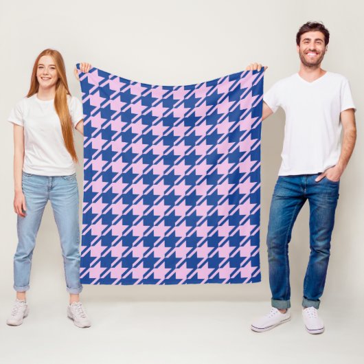 Houndstooth Roze + Blauw Grote Patroon Fleece Deken (In situ)