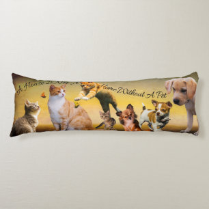 House and Home Pet Cats and Dogs Body Pillow Lichaamskussen