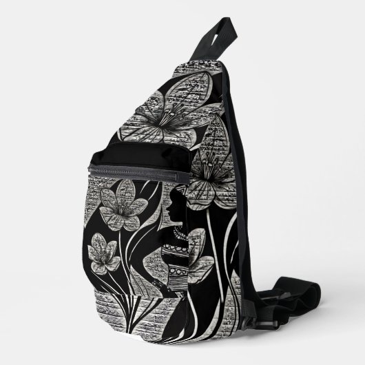 House of Eloise 1913 Sling Bag (Rechterhoek)