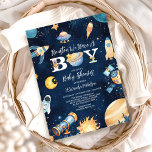Houston We hebben een jongen buiten de ruimte Baby Kaart<br><div class="desc">Doe mee aan de viering met onze Space Outer Baby shower Navy Invitation! Perfect voor aanstaande ouders die over de maan zijn over hun kleintje onderweg, deze hemelse uitnodiging heeft een dromerige marineblauwe achtergrond versierd met sprankelende sterren, planeten en een charmant raketschipontwerp. Kenmerken: Elegant ontwerp: Een verfijnd marinepalet met glinsterende...</div>