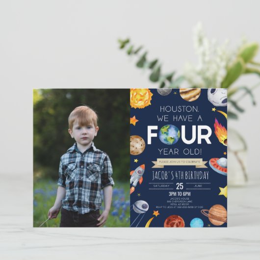 Houston We hebben een vier jaar oud 4e verjaardags Kaart (Staand voorkant)