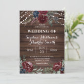 Hout Achtergrond Marsala Navy Flower Rustic Weddin Kaart (Staand voorkant)
