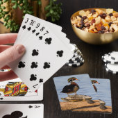 Hout eend mannetje staand op roodwangschildpad pokerkaarten (Insitu)