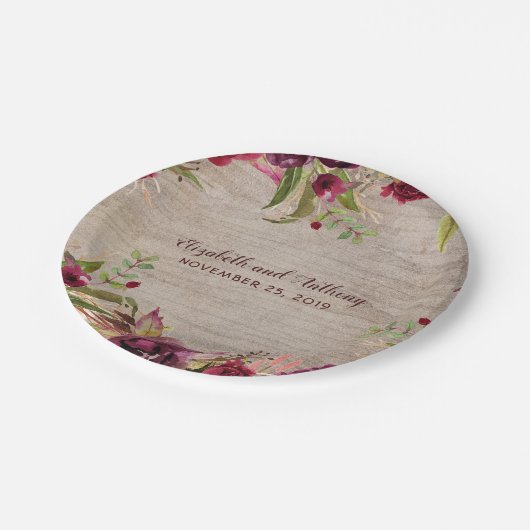 Hout en Bourgogne Bloemen Rustieke Bruiloft Papieren Bordje (Gekanteld)