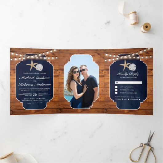 Hout Navy Blauwe Zeester Zand Dollar Strand Bruilo Drieluik Uitnodiging (Binnen)