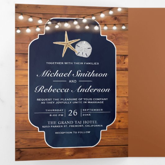 Hout Navy Blauwe Zeester Zand Dollar Strand Bruilo Drieluik Uitnodiging (Binnenzijde eerst)