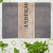 Hout op donkere achtergrond, familienaam theedoek (Gevouwen)