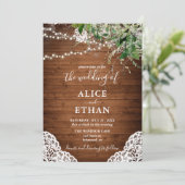 Hout rustiek groen script bruiloft uitnodiging (Staand voorkant)