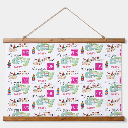 Hout Topped Muur Tapestry FUN Cupcake Verjaardag Hangend Wandkleed (Voorkant)
