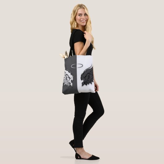 Hout, zwart en wit tote bag (Op model)
