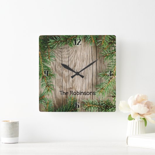 Houtachtergrond met pijnrand vierkante klok (Huis)