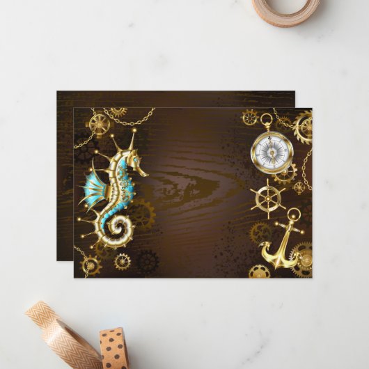 Houten achtergrond met mechanisch zeepaard notitiekaartje (Voorkant / Achterkant in situ)