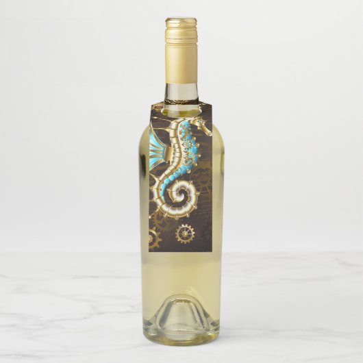 Houten achtergrond met mechanisch zeepaardje flessenhanger (Op fles)