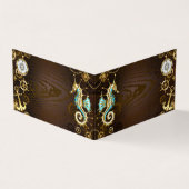 Houten achtergrond met mechanisch zeepaardje visitekaartje (Buitenkant)