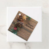 houten achtergrond met pijnbomen bedankjes labels (In situ)