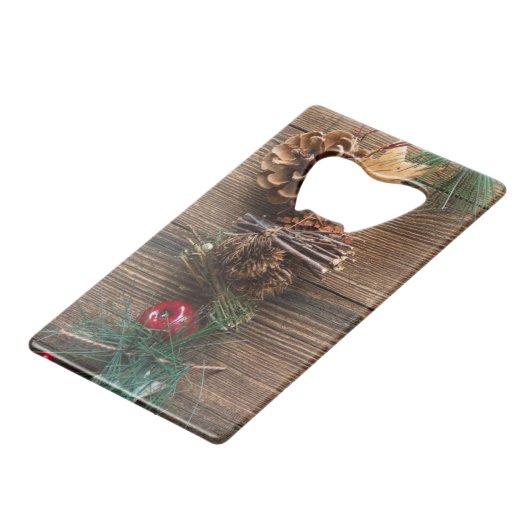 houten achtergrond met pijnbomen creditkaart flessenopener (Voorkant Gekanteld)