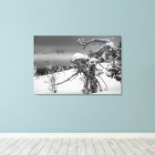 Houten alien in winterse omstandigheden canvas afdruk (Insitu (Houten vloer))