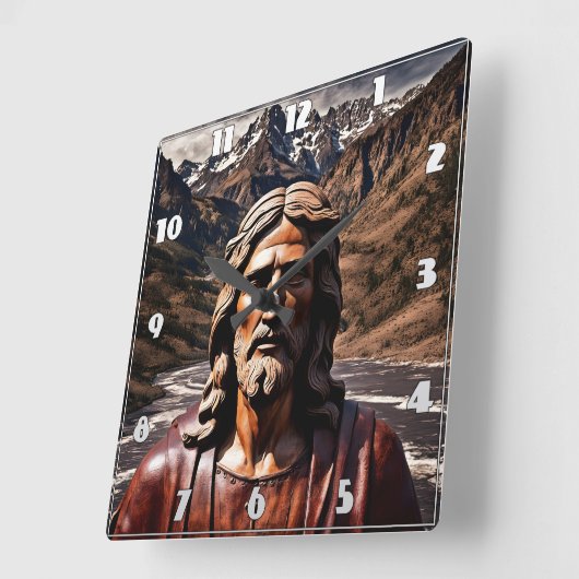 Houten beeld van Jezus in berglandschap Vierkante Klok (Hoek)