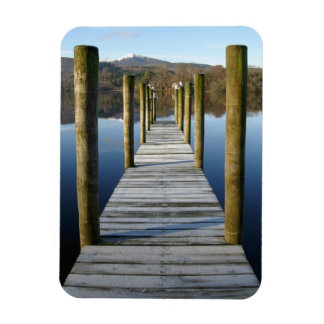 Houten bootsteiger aan Derwentwater Magneet