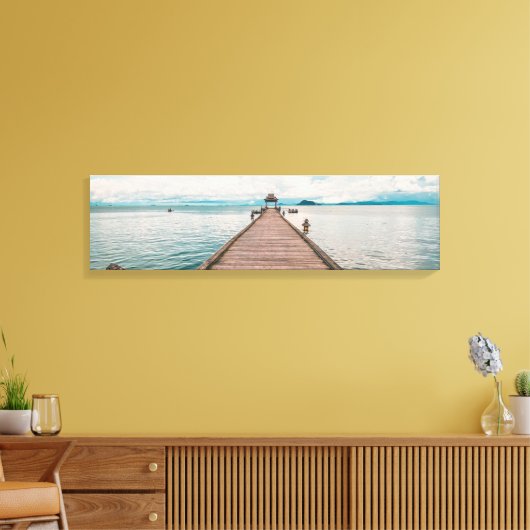 Houten brug over het Panoramisch Canvas-meer Canvas Afdruk (Insitu (Woonkamer))