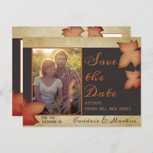 Houten herfst bruiloft opslagkaart met esdoornblad aankondigingskaart (Voorkant / Achterkant)