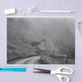 Houten hut in natuur/mist in berg tissuepapier (Craft)