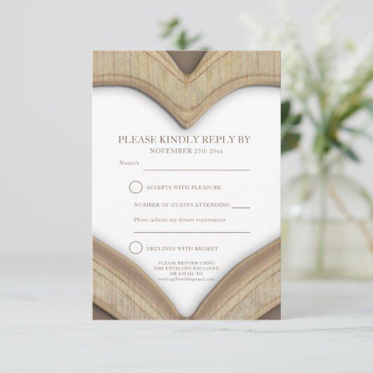 Houten huwelijksjubileum 5 jaar hart antwoordkaart RSVP kaartje (Staand voorkant)