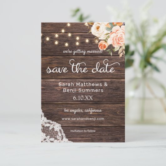 Houten kant, lampjes, bleekheid en pekflesjes Robu Save The Date (Staand voorkant)